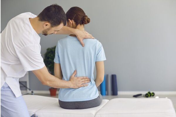 What Does a Chiropractor Do for Back Pain Relief? pain relief method