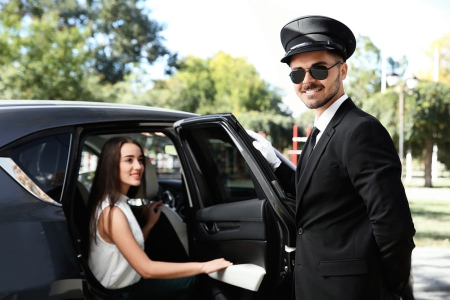 what-distinguishes-a-chauffeur-from-a-driver